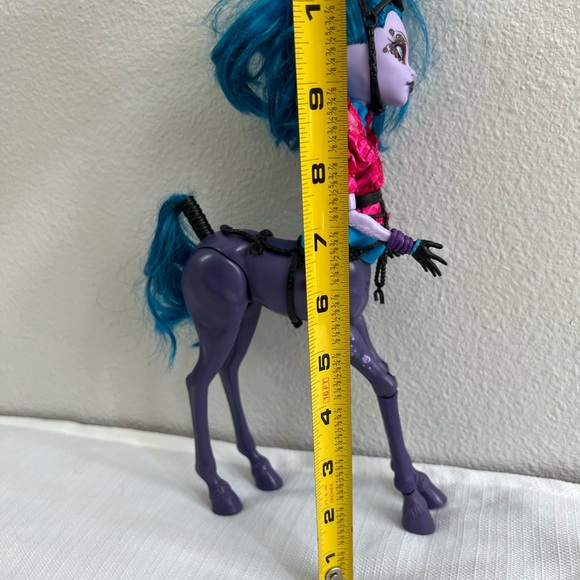 Monster High Avea Trotter - Picture 3 of 4